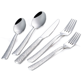 Nerezová súprava príborov – nož, vidlička, lyžica; 430 nerezová oceľ, kladivový vzor, moderný minimalistický štýl, jeden kus