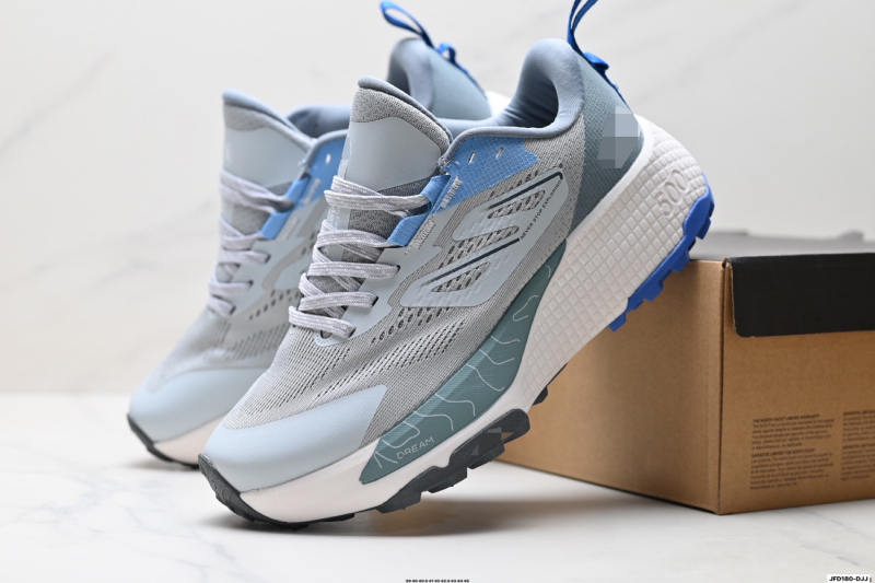 Nízke voľnočasové tenisky s vrchnou Top Grain kožou, protišmyková gumová podrážka, PU vložka, zapínanie šnúrkami