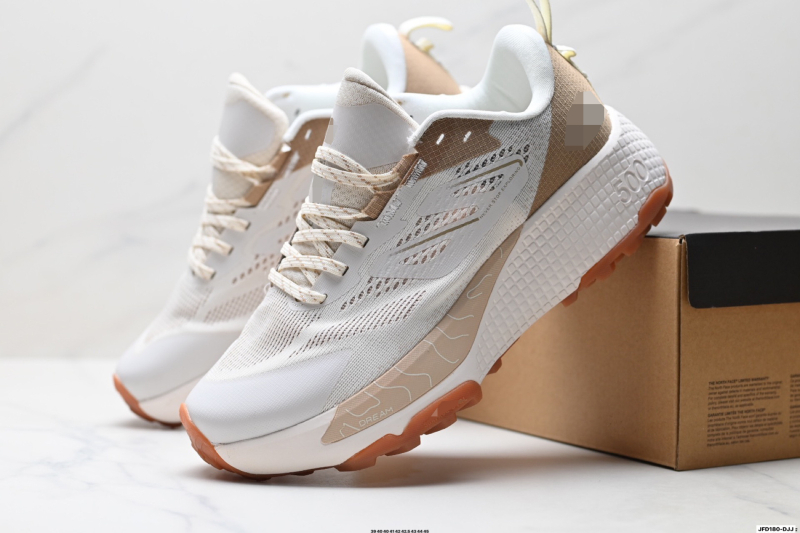 Nízke voľnočasové tenisky s vrchnou Top Grain kožou, protišmyková gumová podrážka, PU vložka, zapínanie šnúrkami