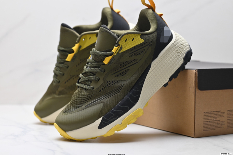 Nízke voľnočasové tenisky s vrchnou Top Grain kožou, protišmyková gumová podrážka, PU vložka, zapínanie šnúrkami