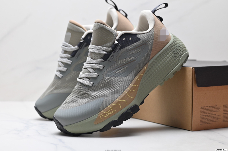 Nízke voľnočasové tenisky s vrchnou Top Grain kožou, protišmyková gumová podrážka, PU vložka, zapínanie šnúrkami