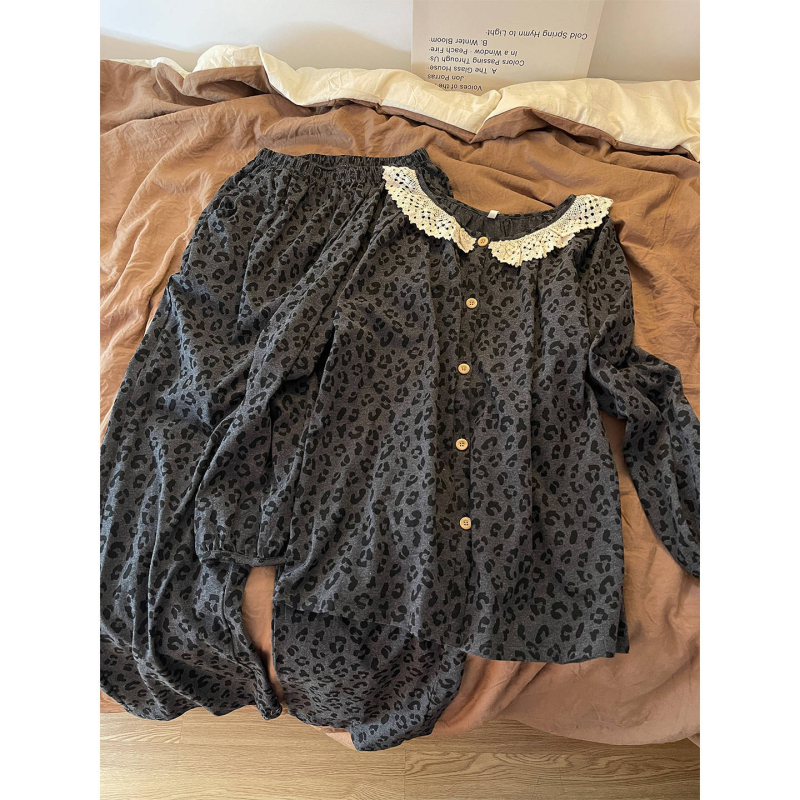 Set de pijama leopard cu broderie florală, în stil lux lejer, țesătură acrilică, țesătură groasă 201–250 g/m², guler răsucit, pentru toamnă–iarna