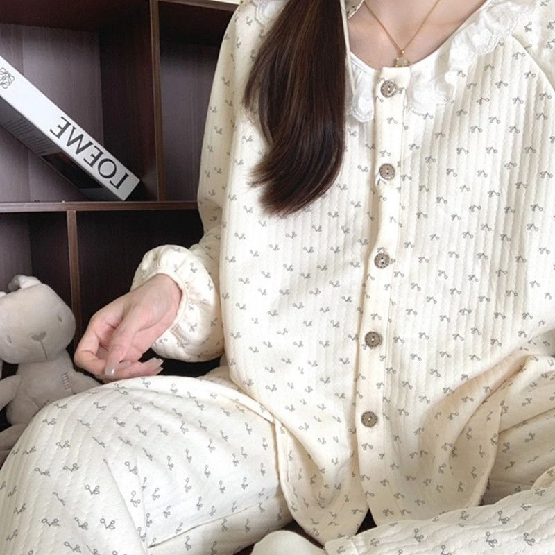 Set de pijamale în stil coreean, floral — mâneci lungi, guler rotund, material Ice Silk, țesătură extrem de groasă, anti-static și păstrarea căldurii
