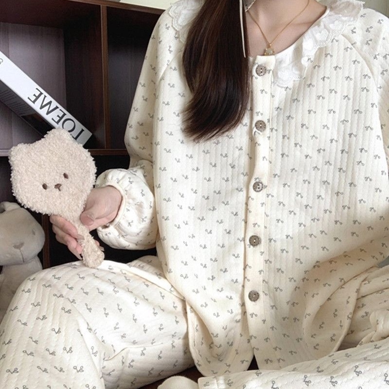Set de pijamale în stil coreean, floral — mâneci lungi, guler rotund, material Ice Silk, țesătură extrem de groasă, anti-static și păstrarea căldurii