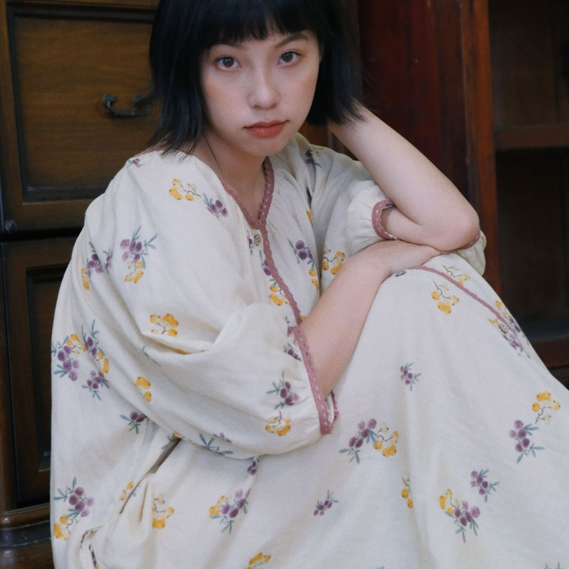 Jednodielne nočné šaty z 100% bavlny, antický štýl, tenká látka, dlhý strih