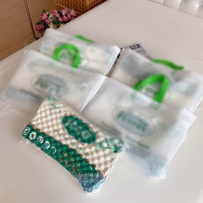 Latexová vankúš na krk – obdĺžnikový, výška 10–15 cm, hmotnosť 0,5–1,0 kg, polyesterový povrch, latexový obsah 80–90%