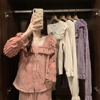 Ženski pajamski set od flanel tkanine s koralnim fleeceom, reljefni velur i čipka, V-izrez, dugi rukavi, hlače; 100% poliester; ultra debeli 301–350 g/m2; za kućnu upotrebu