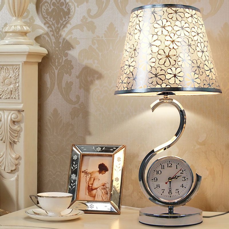 Stolná lampa LED, sklenené tienidlo, minimalistický moderný štýl, 110-240 V