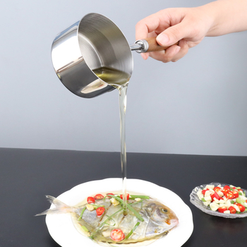 Sada meracích lyžíc z nehrdzavejúcej ocele s drevenou rúčkou, lyžička na kávu so skálou a merací pohár