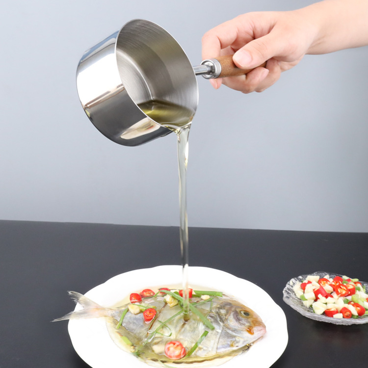 Sada meracích lyžíc z nehrdzavejúcej ocele s drevenou rúčkou, lyžička na kávu so skálou a merací pohár