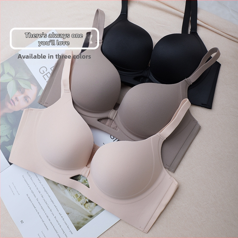 Nothing dámska podprsenka, 3/4 košík, bez drôtov, push-up, bezšvový dizajn, zadné zapínanie s 4 radmi háčikov, materiál nylon, podšívka 80–90% nylon, pevné dvojité ramienka, jar 2025