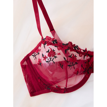 Súprava podprsenky s čipkou a sieťovinou, košíček 3/4, pevné dvojité ramienka, zadný háčik s tromi radmi