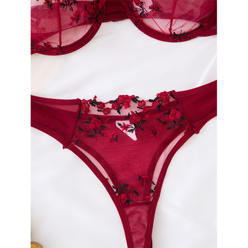 Súprava podprsenky s čipkou a sieťovinou, košíček 3/4, pevné dvojité ramienka, zadný háčik s tromi radmi