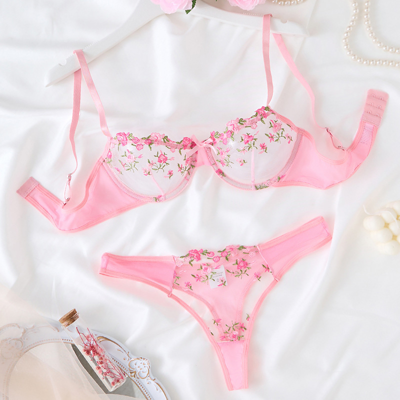 Súprava podprsenky s čipkou a sieťovinou, košíček 3/4, pevné dvojité ramienka, zadný háčik s tromi radmi