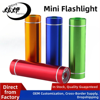 LED svjetiljka s aluminijskim tijelom, napajana AAA suhim ćelijama, prijenosna i lagana, pogodna za planinarenje, kampiranje i hitne situacije, domet do 50 m