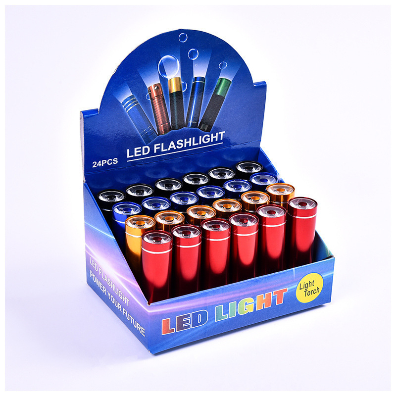 LED svjetiljka s aluminijskim tijelom, napajana AAA suhim ćelijama, prijenosna i lagana, pogodna za planinarenje, kampiranje i hitne situacije, domet do 50 m