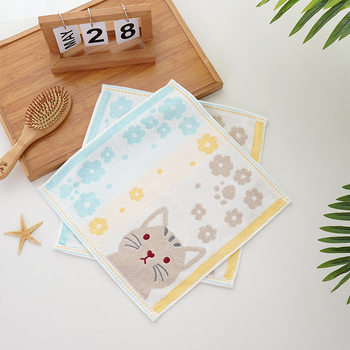 Detský uterák z bavlny s bambusovými vláknami (70% bavlna + 30% bambusové vlákno), motív mačky, vyšívanie jacquard, štvorcový tvar