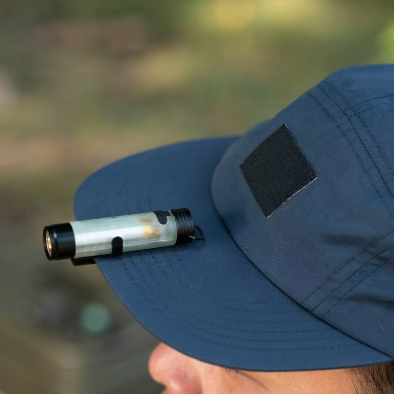 Lumină de buzunar multifuncțională cu clips pentru chei, corp din aliaj de aluminiu, alimentare manuală, baterie 220mAh, LED, 10W, rază până la 50 m, autonomie 3 h