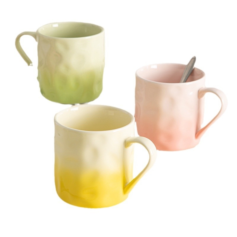 Keramická šálka s držiakom – kruhového tvaru, moderný a jednoduchý dizajn, vhodná do mikrovlnnej rúry, odolná vysokým teplotám