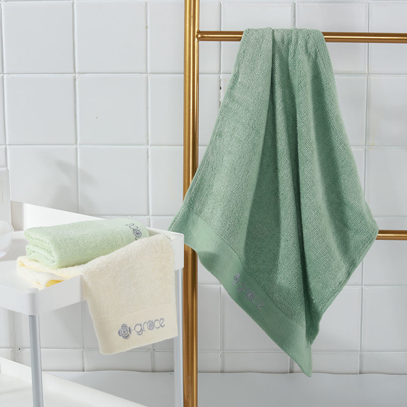 Хавлия за лице от регенерирани целулозни влакна, лека под 50 г, с бродирана обработка