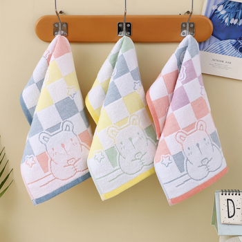 Detský bavlnený uterák, jacquardový vzor s kresleným motívom, 32s priadza, 50–80 g, prispôsobiteľný