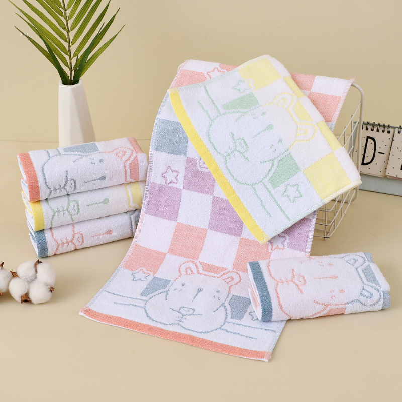 Detský bavlnený uterák, jacquardový vzor s kresleným motívom, 32s priadza, 50–80 g, prispôsobiteľný