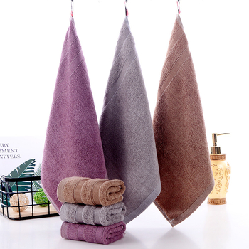 Štvorcový uterák z bambusových vlákien, Jacquard tkanina, 55 g, s logom