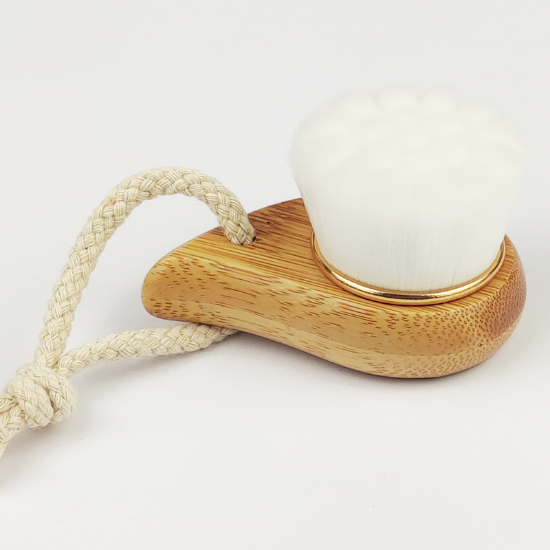 Tvárová čistiaca kefka s drevenou rúčkou, ručná, hlboko čistí póry, model HEYI07