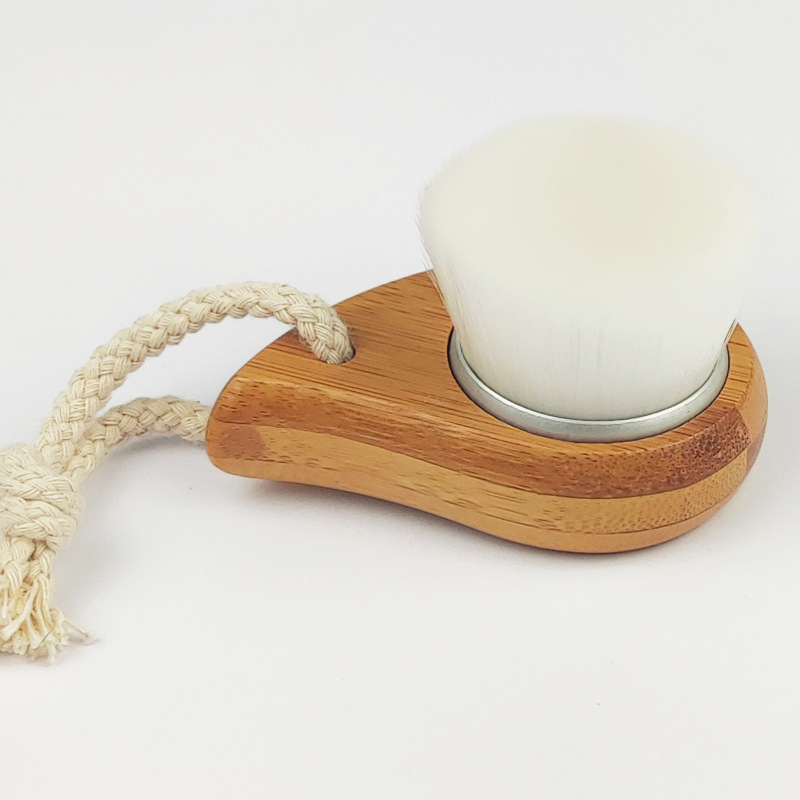 Tvárová čistiaca kefka s drevenou rúčkou, ručná, hlboko čistí póry, model HEYI07