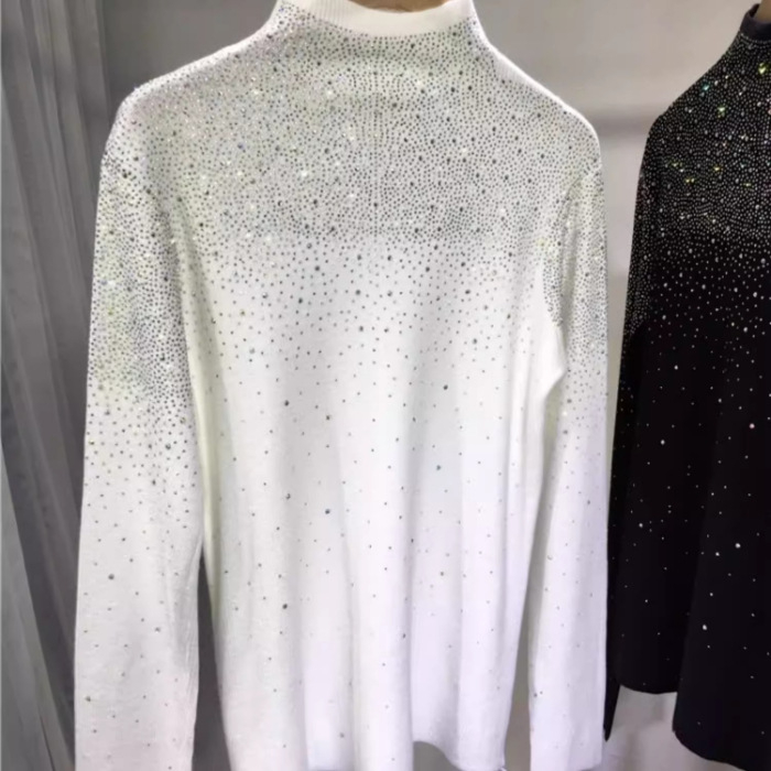 Slim-fit pletený sveter s vysokým golierom a Hot-Fix kryštálmi, hrubý polyesterový materiál