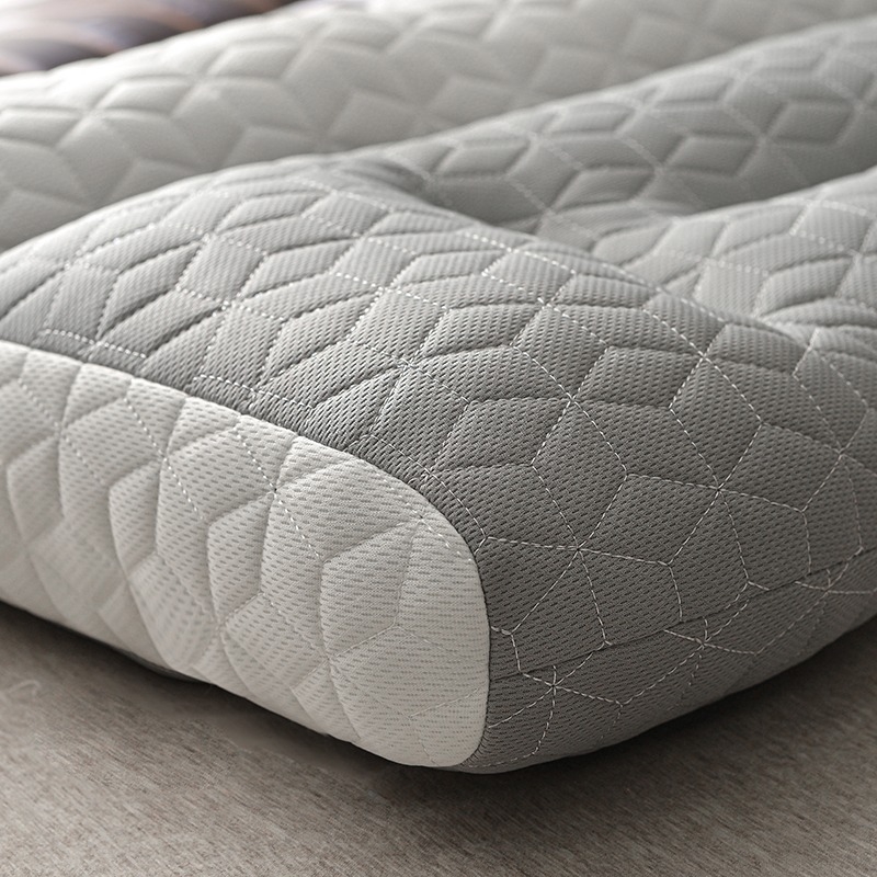 Latexová vankúš do tvaru kosti pre podopretie krku — prirodzený latex, obsah latexu pod 70%, bezpečnostná trieda B, vhodný pre všetky vekové kategórie a všetky polohy na spanie