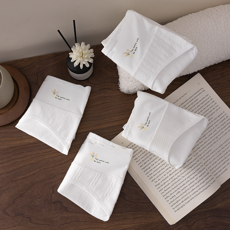 Nėščiųjų apatinių drabužių su žemu liemeniu, pilvo palaikymu; kvėpuojantys, antibakteriniai; pagrindinis audinys 95–100% medvilnė; tarpinė 100% medvilnė.