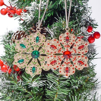 Vianočný kovový prívesok v tvare snehovej vločky s kryštálom – Materiál: Iné – Značka: New Li Queen – Štýl: Moderné umenie – Oslava: Vianoce