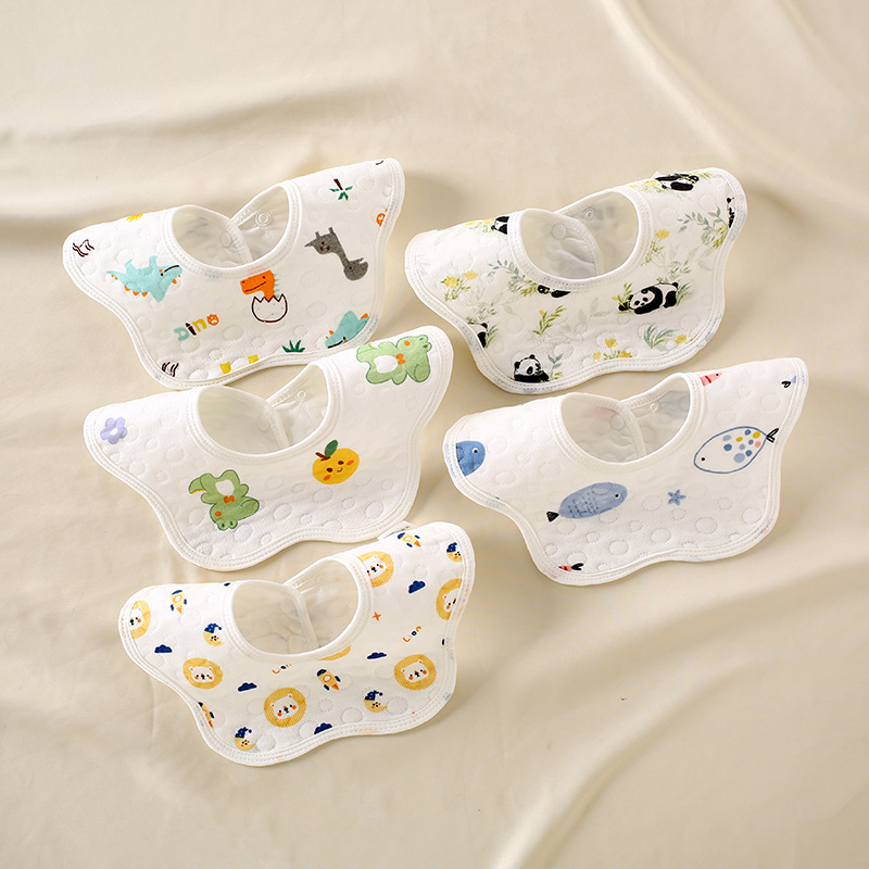 Detský bryndáčik z čistého bavlna (>95%), nepremokavý, cartoon vzor, pre deti 1–3 roky