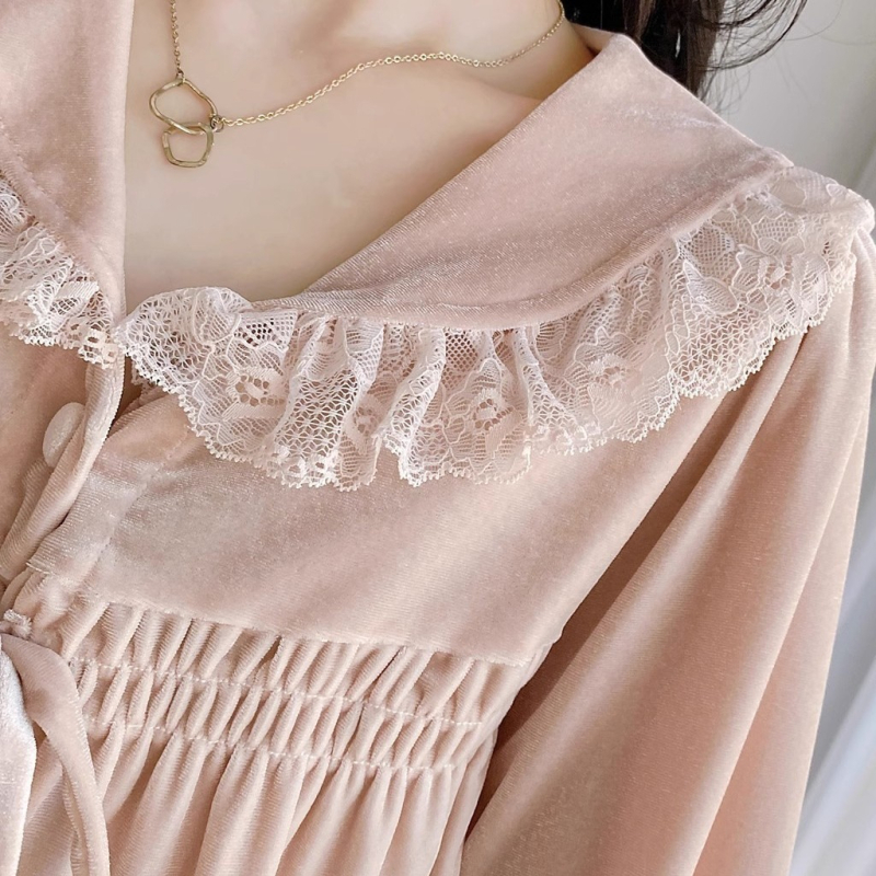 Dámska súprava pyžám z Gold Diamond Velvet, voľný strih, dlhé rukávy a dlhé nohavice, golier Turn-down