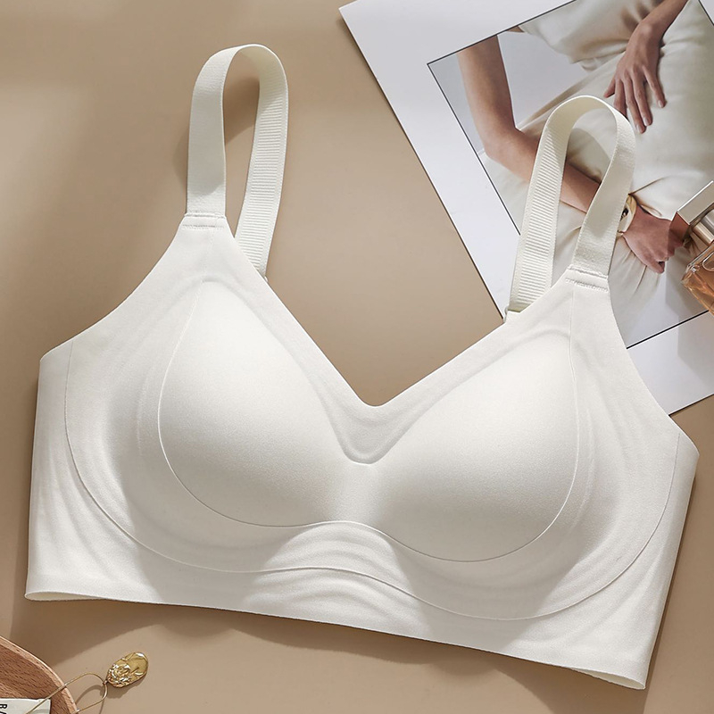 Podprsenka s košíčkami v tvare bunky, ultratenká bezšvová konštrukcia, 3/4 košíčky s tenkým tvarovaním, pevné dvojité ramienka, zadné zapínanie so štyrmi radmi háčikov