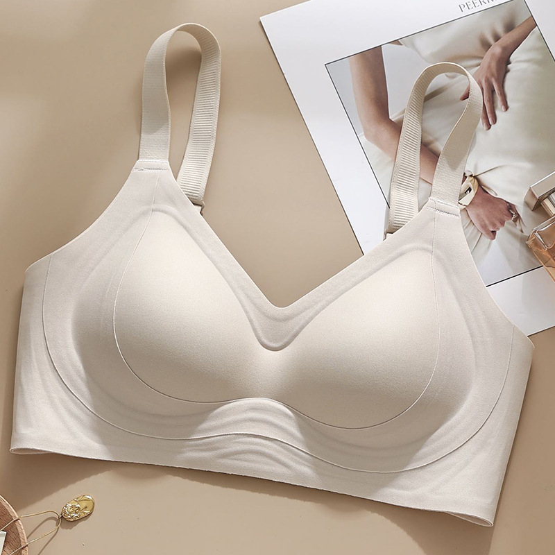 Podprsenka s košíčkami v tvare bunky, ultratenká bezšvová konštrukcia, 3/4 košíčky s tenkým tvarovaním, pevné dvojité ramienka, zadné zapínanie so štyrmi radmi háčikov