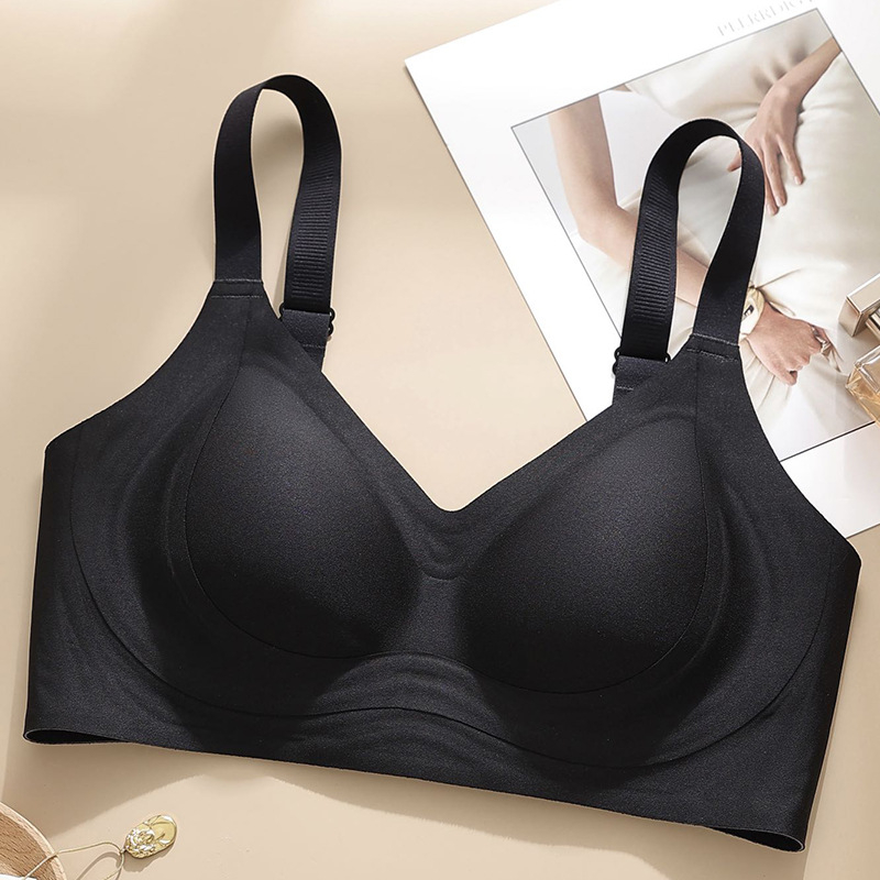 Podprsenka s košíčkami v tvare bunky, ultratenká bezšvová konštrukcia, 3/4 košíčky s tenkým tvarovaním, pevné dvojité ramienka, zadné zapínanie so štyrmi radmi háčikov