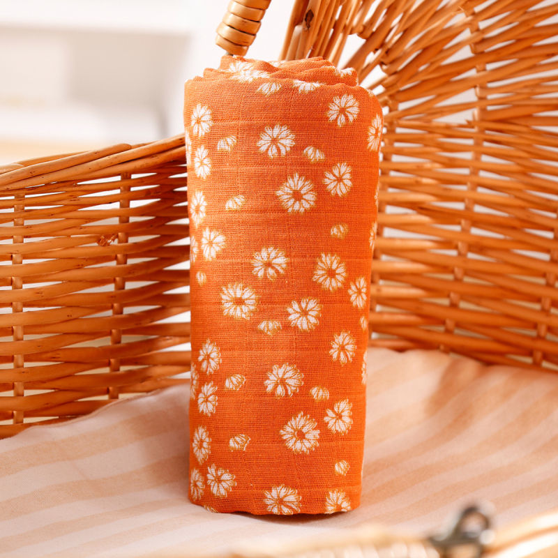 Zavinovací uterák z 100% bavlny, pruhovaný alebo kockovaný vzor, Bezpečnostná trieda A, pre dojčatá a malé deti (1–3 roky)