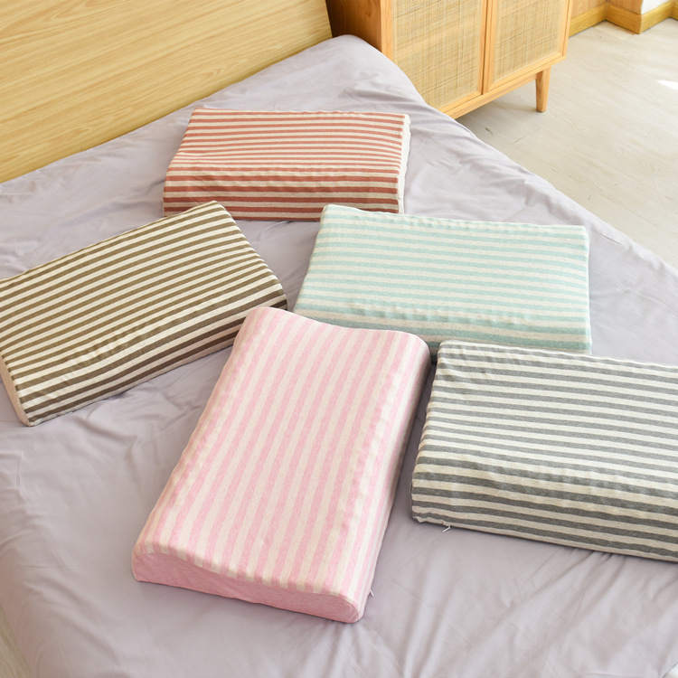 Latexová vankúš – prírodný latex, obsah latexu >90%, obdĺžnikový tvar, jadro z chemických vlákien, hmotnosť 2–3 kg