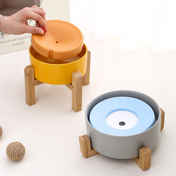 Котешки воден диспенсър със окачена купа за предотвратяване на преобръщане — керамика + дърво; произход Guangdong; код на продукта JP; за котки