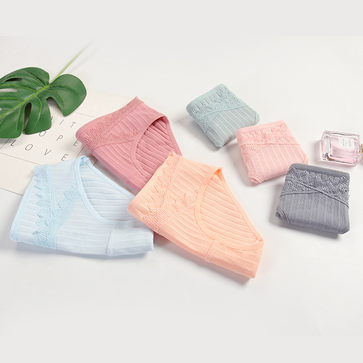 Tehotenské nohavičky s reliéfnym vzorom a nízkym pásom, hlavná látka 95% bavlna, výstelka rozkroku 100% bavlna, vhodné do všetkých sezón, podpora sedacích parti