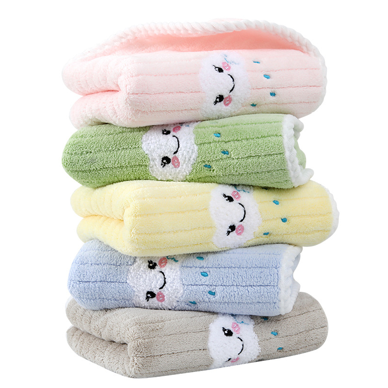 Детска кърпа за лице от корално флис с облачна текстура, мека и абсорбираща, 75 г, с бродиране