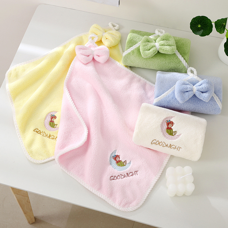 Moon Bear detský uterák, korálový flís materiál, 0–5 s vstrebávanie vody, vyšívané logo Moon Bear, uterák na sušenie vlasov, 45 g