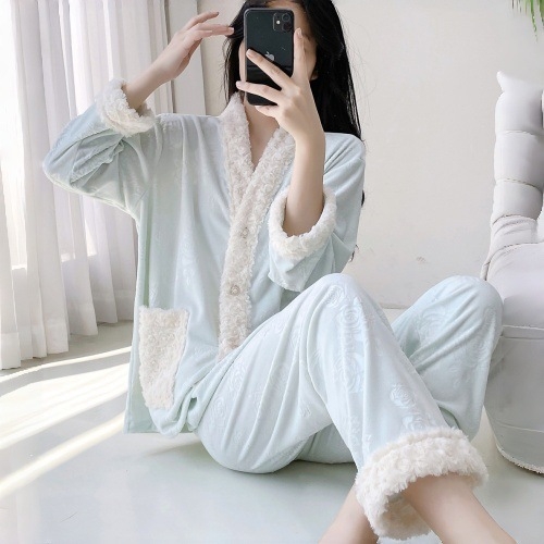 Set de pijama pentru femei - Poliester 95–100%, Țesătură groasă, Mâneci lungi, Decolteu în V, Pantaloni lungi