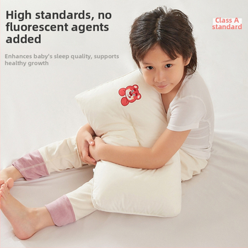 Detská spánková vankúš s jadrom z 100% bavlny, výplň z polyesterových vlákien, obdĺžnikový tvar, výška jadra 5,1–10 cm, hmotnosť 0,55–1,0 kg