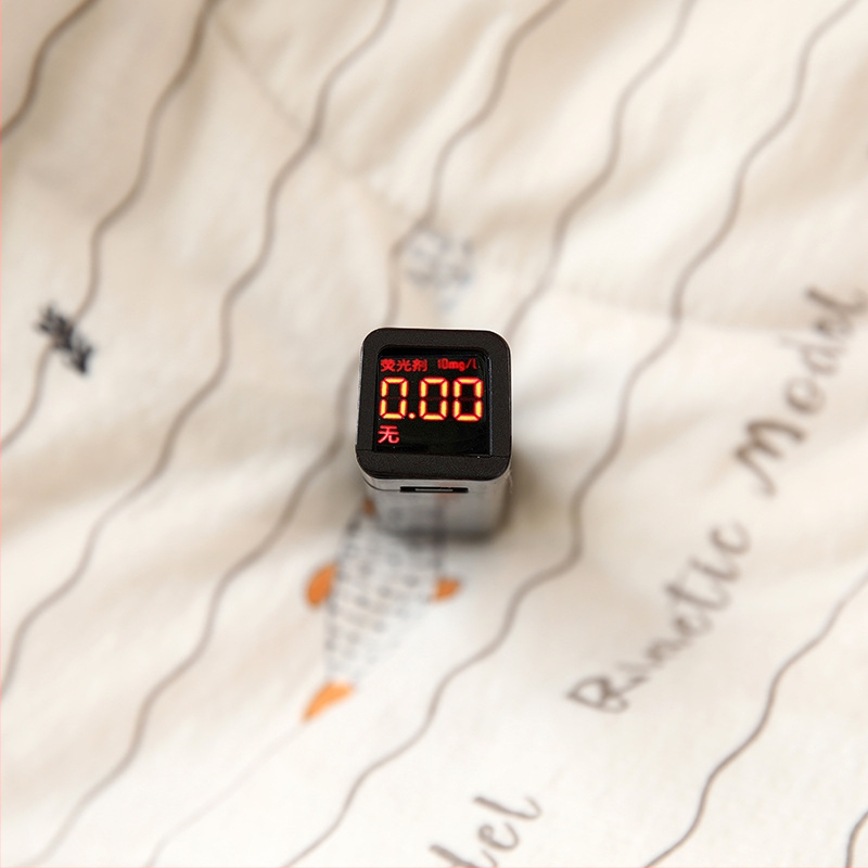 Детско одеяло с полиестрова вата и полиестерно-памучна смесена тъкан; машинно пране; пролет-есен; подходящо за деца до 10 години