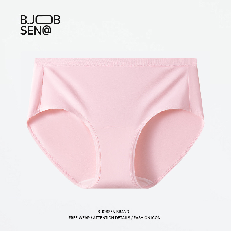 Дамски безшевни памучни гащички с средна талия, дишащи и антибактериални.