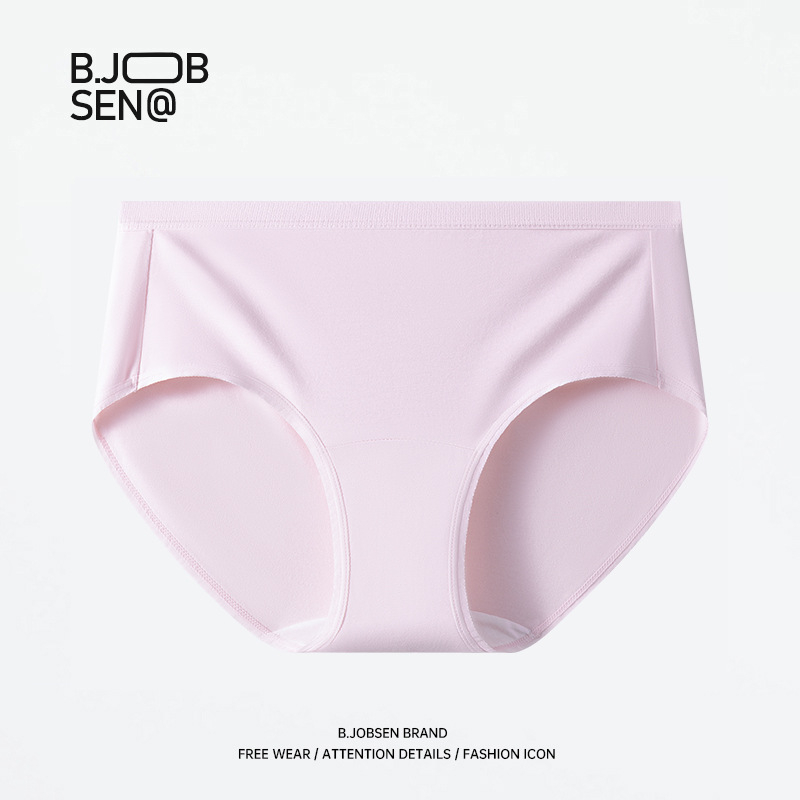 Дамски безшевни памучни гащички с средна талия, дишащи и антибактериални.