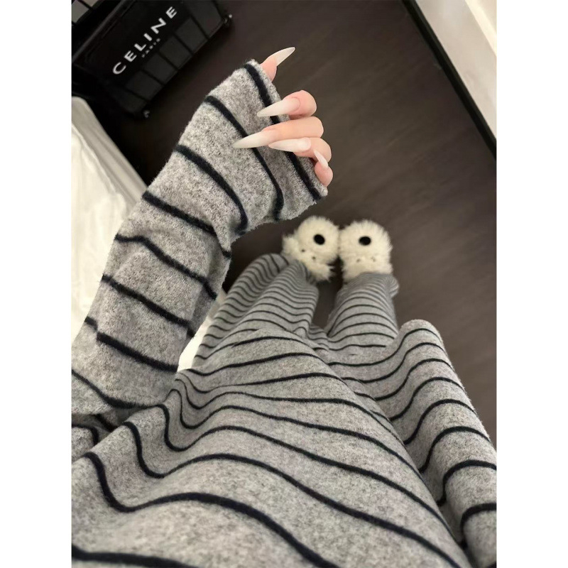 Set de pijamale de dormit cu design în dungi de stil coreean, fleece german, țesătură groasă 251–300 g/m², guler rotund, mâneci lungi, pantaloni lungi, pentru toamnă și iarnă